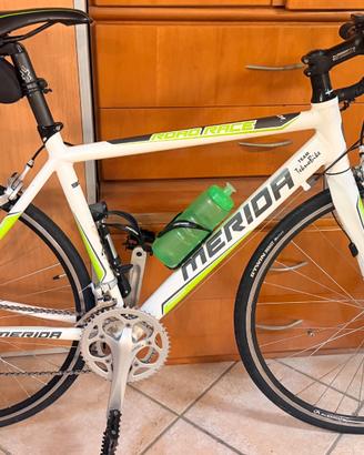 Bici da corsa merida
