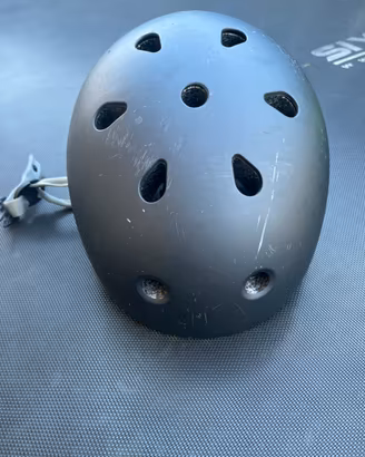 Casco Casco per roller, skateboard, monopattino