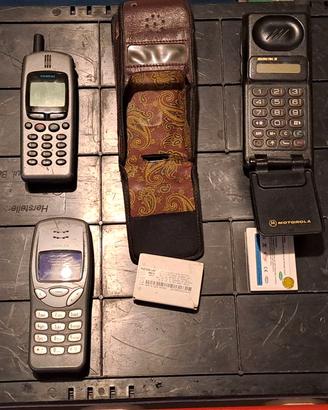 Vecchi telefonini.