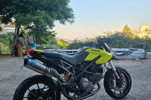 Ducati Hypermotard 796 A2