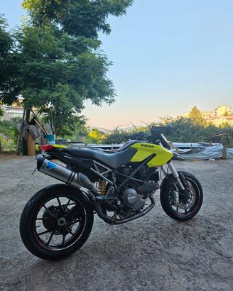 Ducati Hypermotard 796 A2