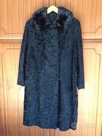 Pelliccia di agnellino persiano nero