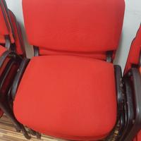 Diverse tipologie di sedie, plafoniere e articoli