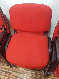 Diverse tipologie di sedie, plafoniere e articoli