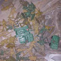 SOLDATINI LOTTO 1:32 E MEZZI MILITARI