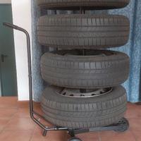 Carello porta gomme