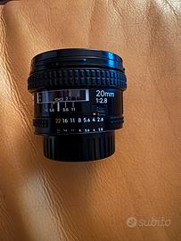 Obiettivo Nikon 20mm f2.8