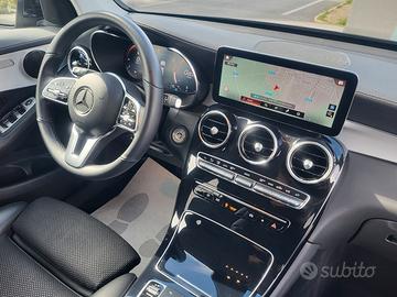 Mercedes-benz GLC 220 d Off-Roader Cockpit Led App