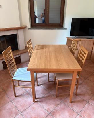 Tavolo da pranzo allungabile + 4 sedie
