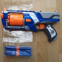 Nerf Strongarm + 14 dardi + 1 dardo ventosa