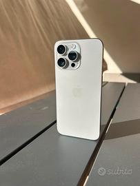 Iphone 15 pro max 256GB Titanio
