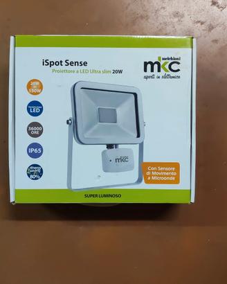 FARO  LED  DA 20 W CON SENSORE MICROONDE
