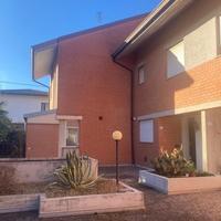 Udine villa a schiera 6 vani 230 Mq