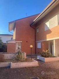 Udine villa a schiera 6 vani 230 Mq