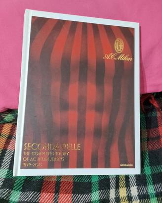 Libro illustrato "Seconda Pelle" 1899/2013 AcMilan