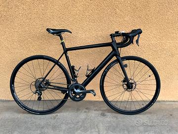 Bici da corsa FOCUS CAYO DISC TIAGRA