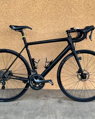 Bici da corsa FOCUS CAYO DISC TIAGRA