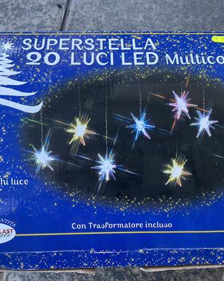 Luci natalizie multicolore a forma di stella