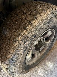 Gomme 235/75 R15