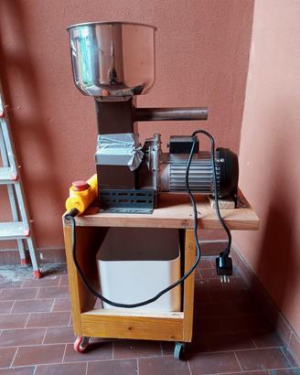 tritabottoglie e tappi di plastica