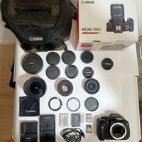 Canon EOS 700D + 3 OBBIETTIVI e ACCESSORI
