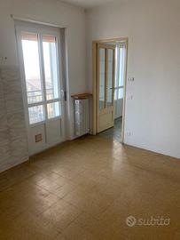 Orbassano: bilocale in zona centrale