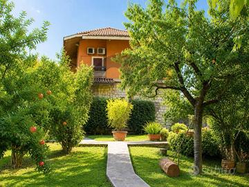 Villa di 440 m² con più di 5 locali e box auto dop