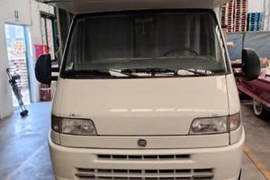 camper pronto a partire 