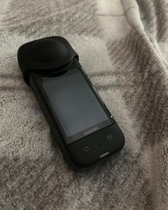 insta 360 X3 con accessori