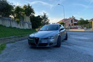 Alfa romeo 147 jtdm 1.9 120cv NEOPATENTATI