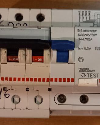 Bticino Interr. F84/16 C16 + Salvavita G44/32A