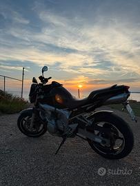 YAMAHA FZ6