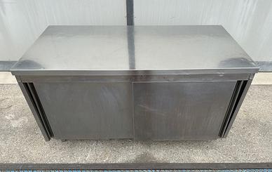 Tavolo armadiato in acciaio inox da 1500 mm