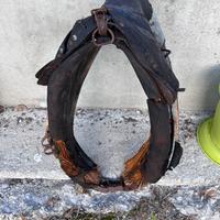 Antico basto per cavalli in cuoio