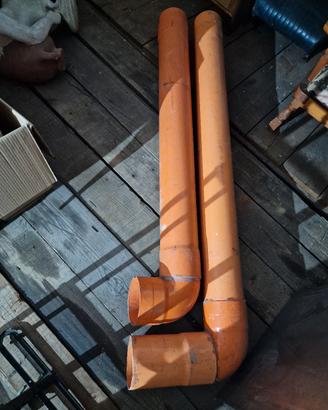 2 Tubi scarico PVC arancioni con curva. d. 150