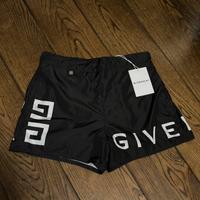 Costume Givenchy originale