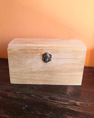 Contenitore scrigno portaoggetti in legno