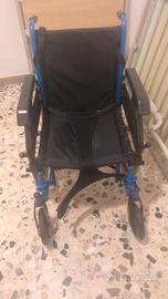 sedia a rotelle carrozzina per anziani