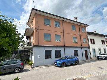 due appartamenti in contesto trifamiliare - un'...