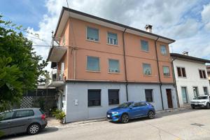 due appartamenti in contesto trifamiliare - un'...