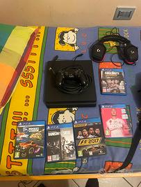 PlayStation 4 slim con giochi e cuffie