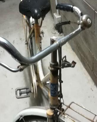 Bicicletta  donna Peugeot freni a bacchetta .