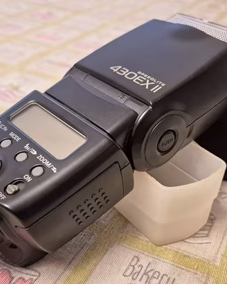 Canon Speedlite 430EX II (flash)