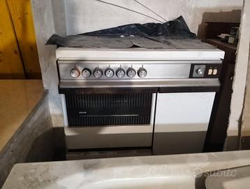 Cucina a gas con forno