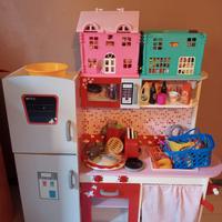 cucina con accessori 