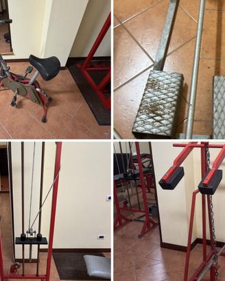 4 attrezzi palestra d'epoca in blocco
