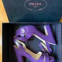 Sandali viola Prada con zeppa plateau