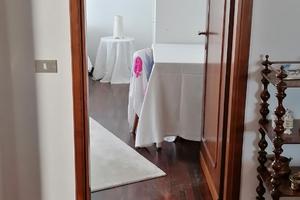 Stanza con letto matrimoniale in villa padronale