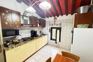 6 LOCALI A MASSAROSA
