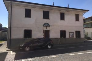 CASA con spazio COMMERCIALE
